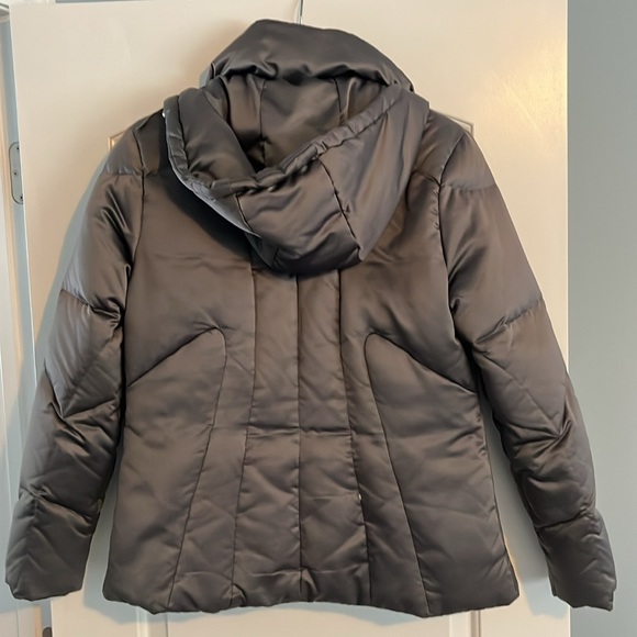 Women’s Medium Calvin Klein puffer jacket. Down fill. - Picture 2 of 2
